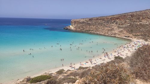 Lampedusa: un paradiso di spiagge incontaminate nel cuore del Mediterraneo