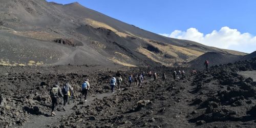 L'Etna in Sicilia: un vulcano attivo tra storia, natura e turismo