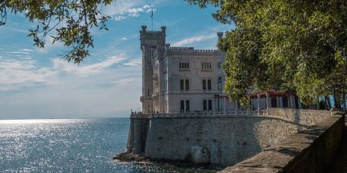 La Costiera Triestina Italiana: Un gioiello nascosto tra mare e cultura