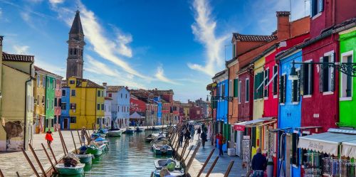 Esplorando la Magia di Burano: L'Incantevole Isola di Venezia