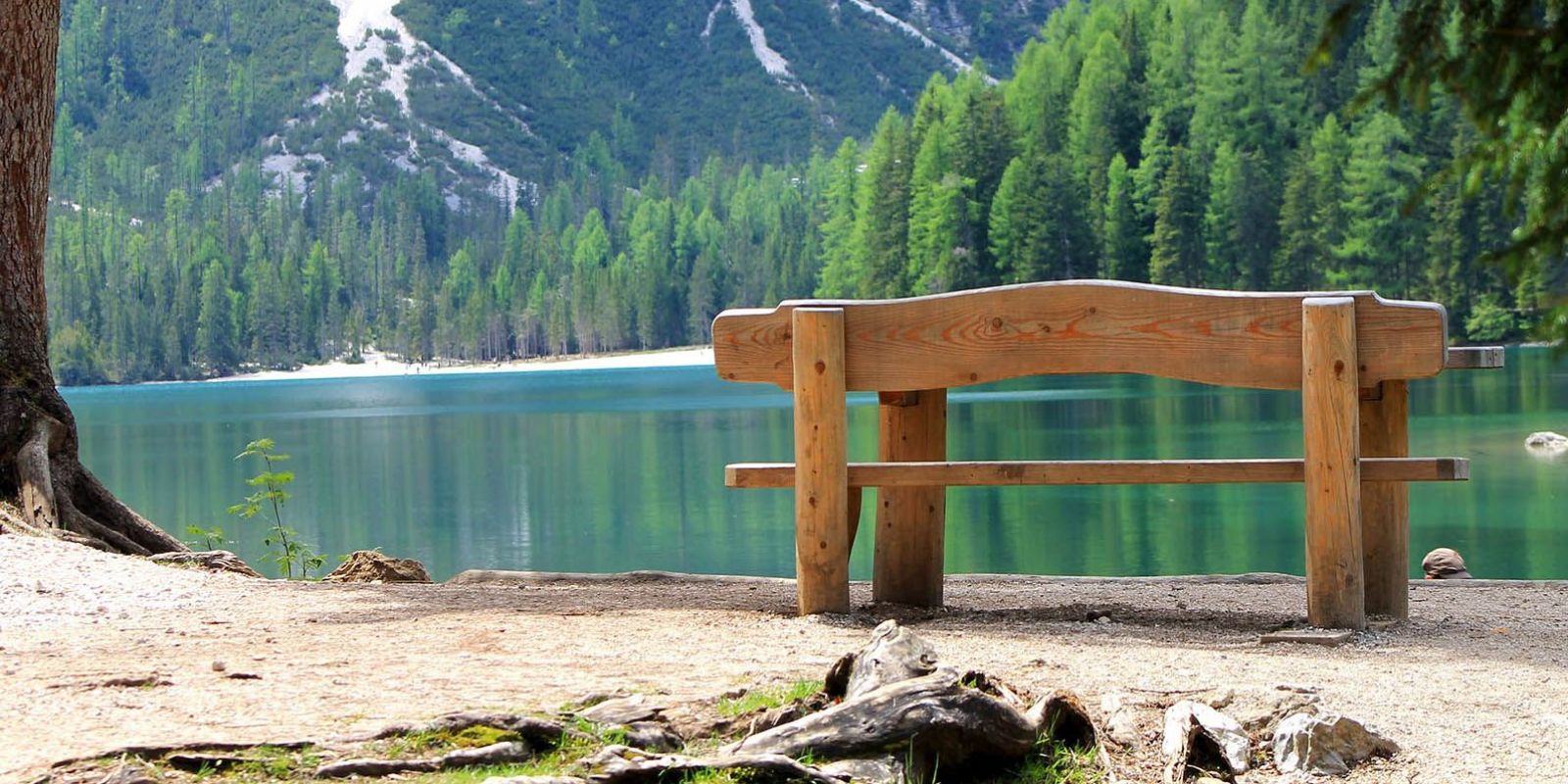 Esplorando la Magia del Lago di Braies: Un Tesoro Nascosto nelle Dolomiti