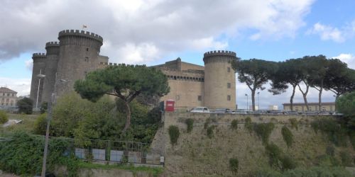 Esplorando l'Incanto di Napoli: Storia, Cultura e Gastronomia
