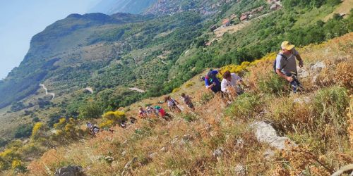 Trekking sul Monte Camposauro: lungo la Via Vecchia di San Menna, tra storia, fede e natura