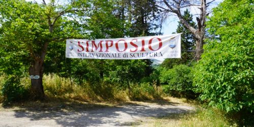 Ad Apice prende forma il Simposio Internazionale di Scultura: le opere entrano nella fase finale Ad Apice prende forma il Simposio Internazionale di Scultura: le opere entrano nella fase finale