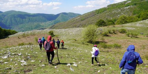 Sul Monte Camposauro continuano gli appuntamenti con trekking e yoga Sul Monte Camposauro continuano gli appuntamenti con trekking e yoga
