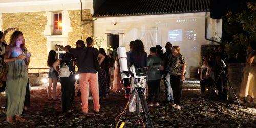 Una notte tra stelle, racconti e brindisi al Castello dell’Ettore Una notte tra stelle, racconti e brindisi al Castello dell’Ettore